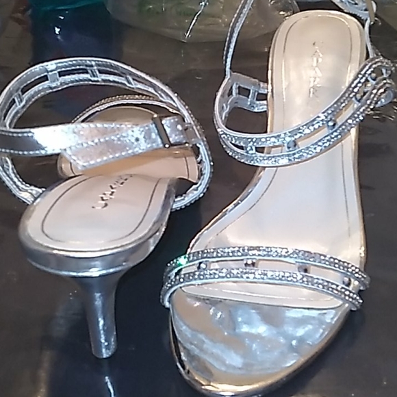 Caparros silver heels - Picture 3 of 9